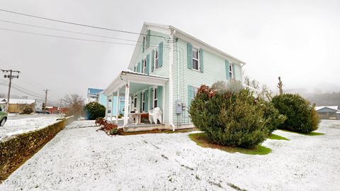 Photo of 212 Main Street, Roan Mountain, TN 37687 (MLS # 9989088)