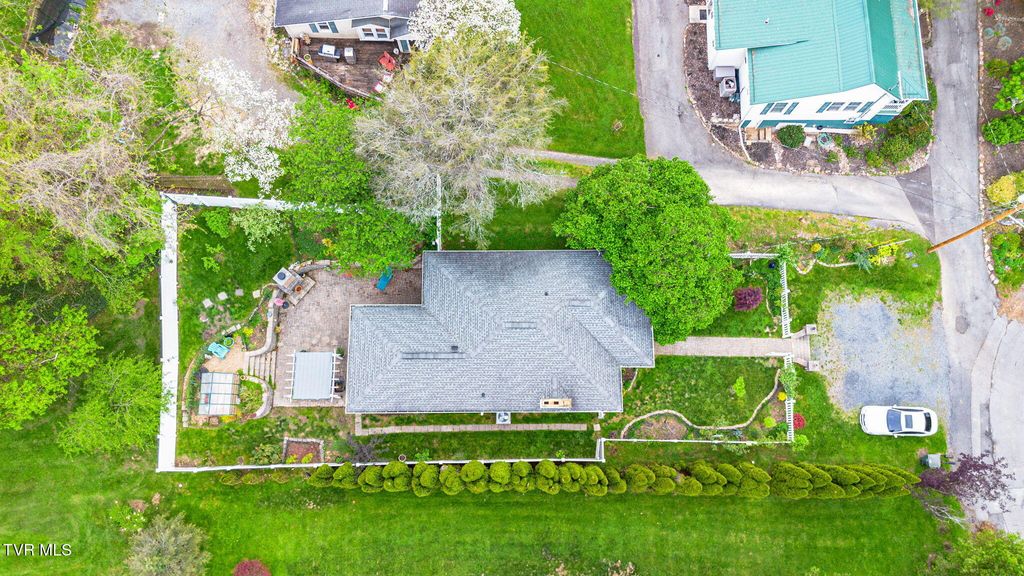 Photo of 300 Grove Terrace Drive, Abingdon, VA 24210 (MLS # 9979437)