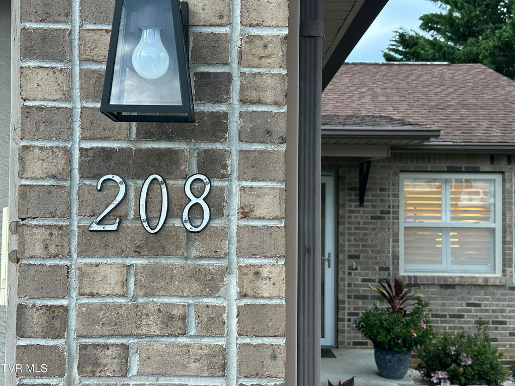 Photo of 208 Haley Circle Circle #2, Gray, TN 37615 (MLS # 9986229)