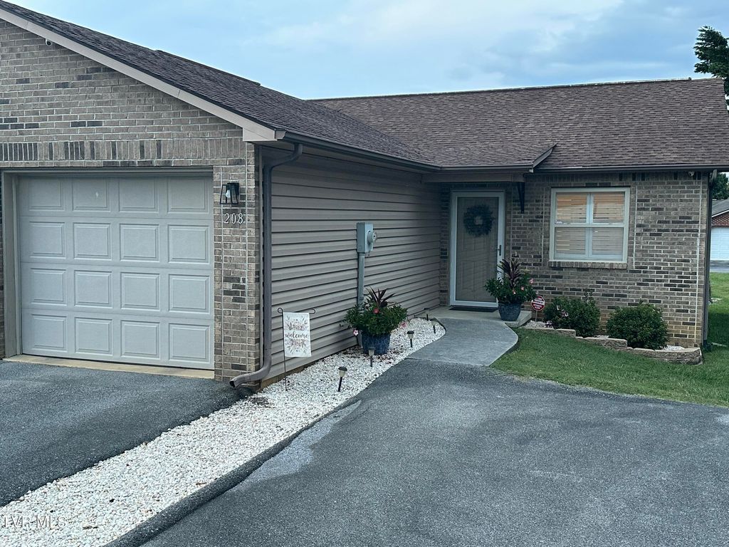 Photo of 208 Haley Circle Circle #2, Gray, TN 37615 (MLS # 9986229)