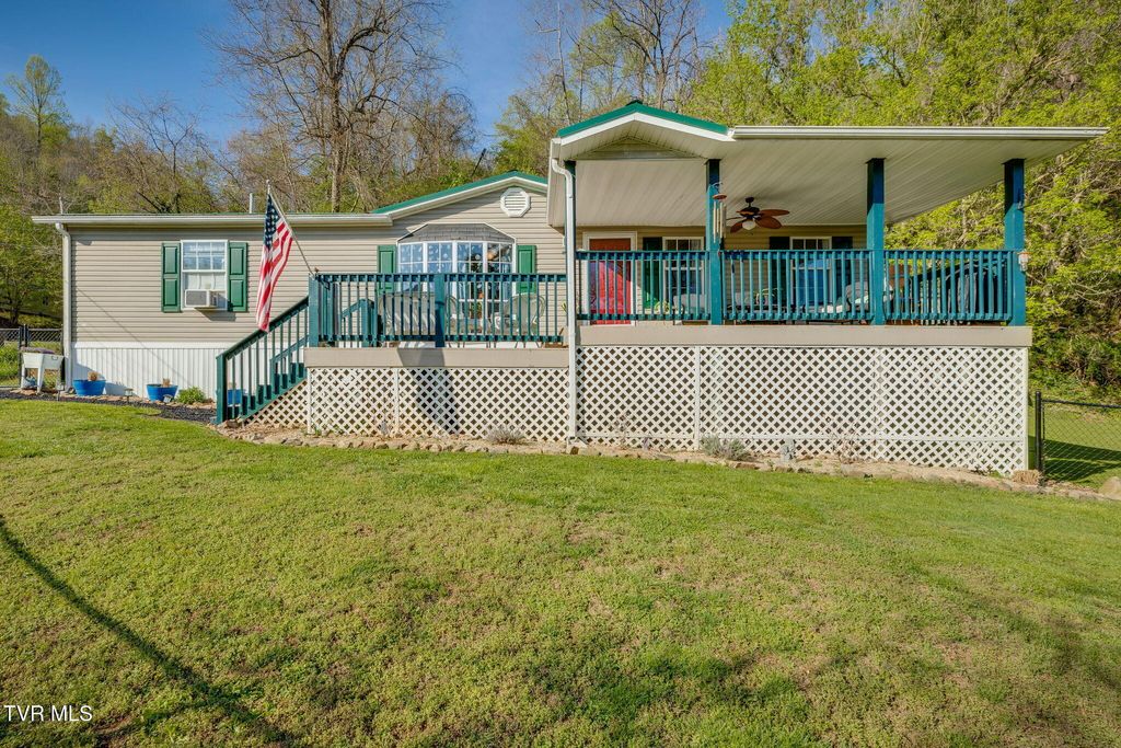 Photo of 248 Jenkins Hollow Road, Elizabethton, TN 37643 (MLS # 9993745)