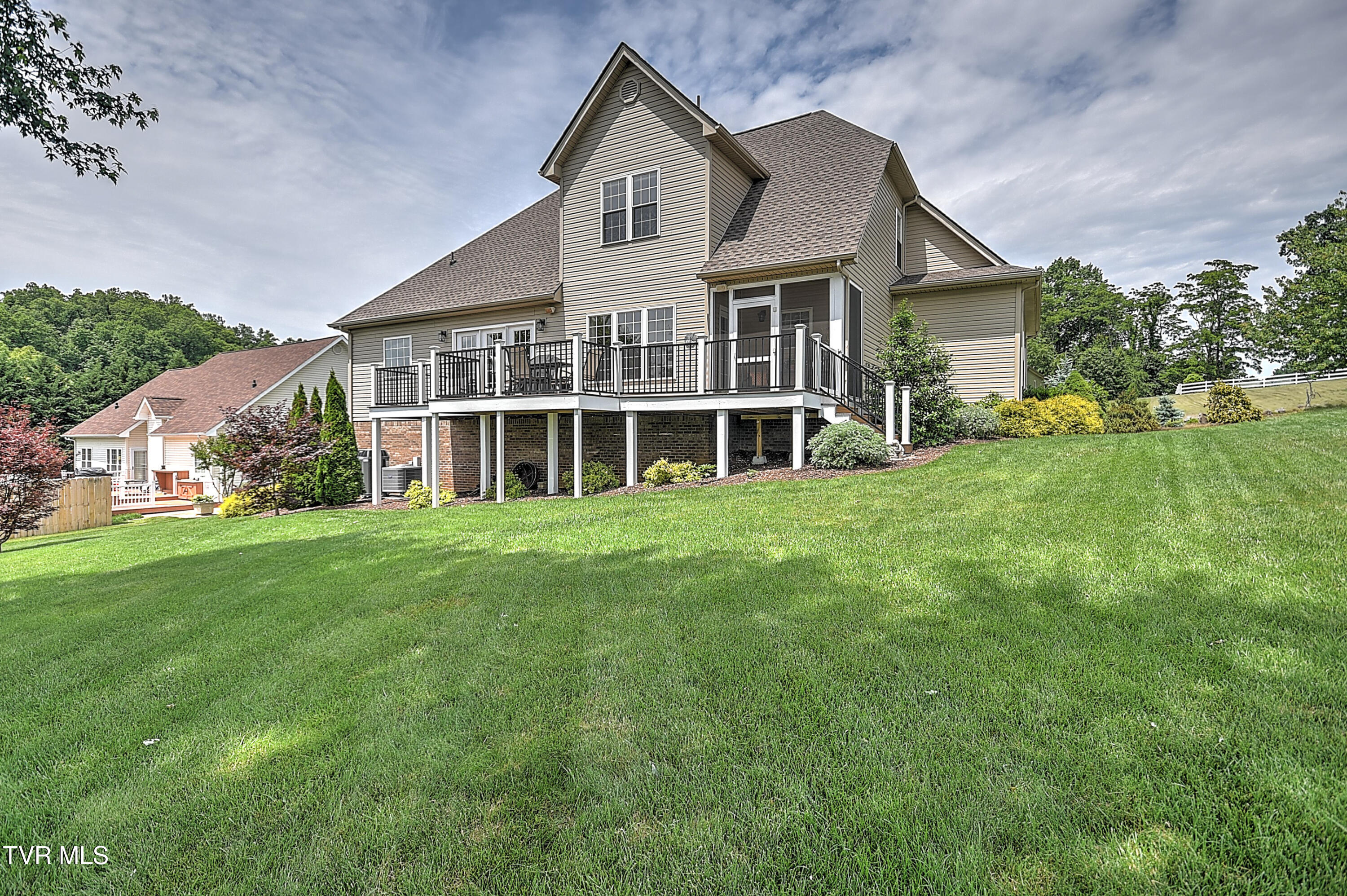 410 Grovemont Place, Piney Flats, Tennessee image 9