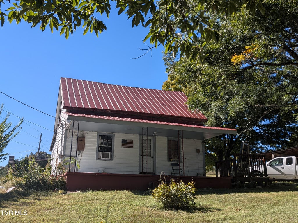 Photo of 580 Cartwheel Road, Greeneville, TN 37743 (MLS # 10001799)