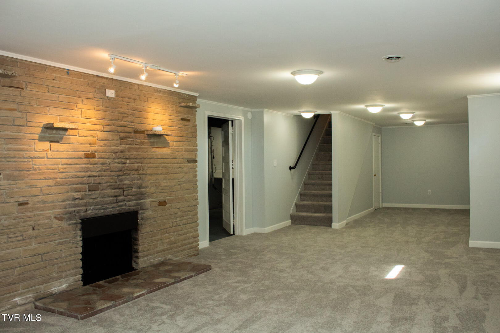 2400 Bradley Street, Bristol, Virginia image 25