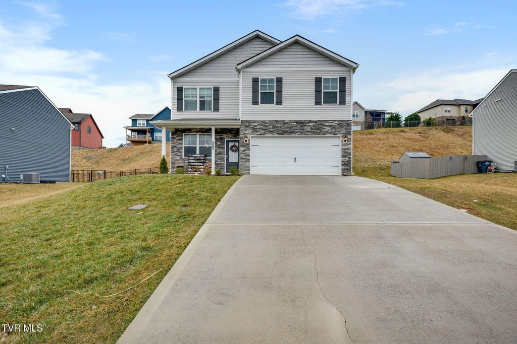 Photo of 2556 Bridgeforth Crossing, Kingsport, TN 37664 (MLS # 9991663)