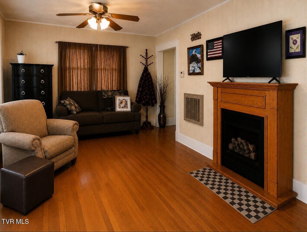 Photo of 1242 Center Street, Kingsport, TN 37660 (MLS # 9995148)