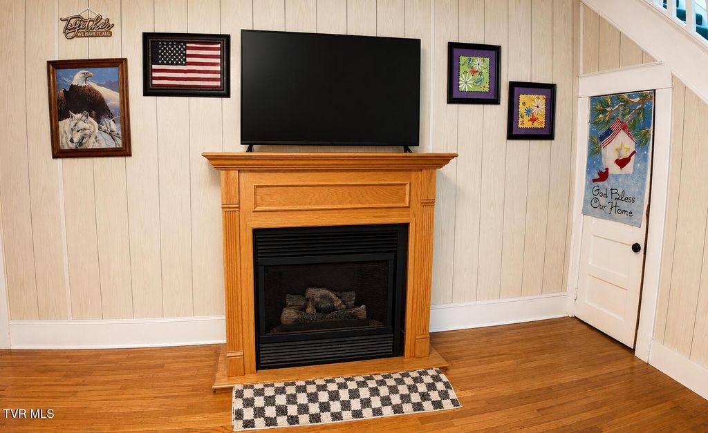 Photo of 1242 Center Street, Kingsport, TN 37660 (MLS # 9995148)
