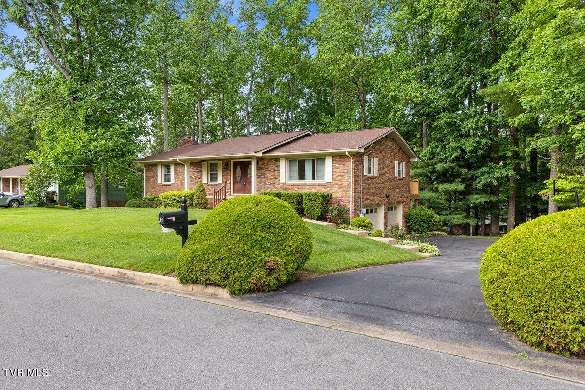 2 Mistletoe Court, Johnson City, Tennessee image 2