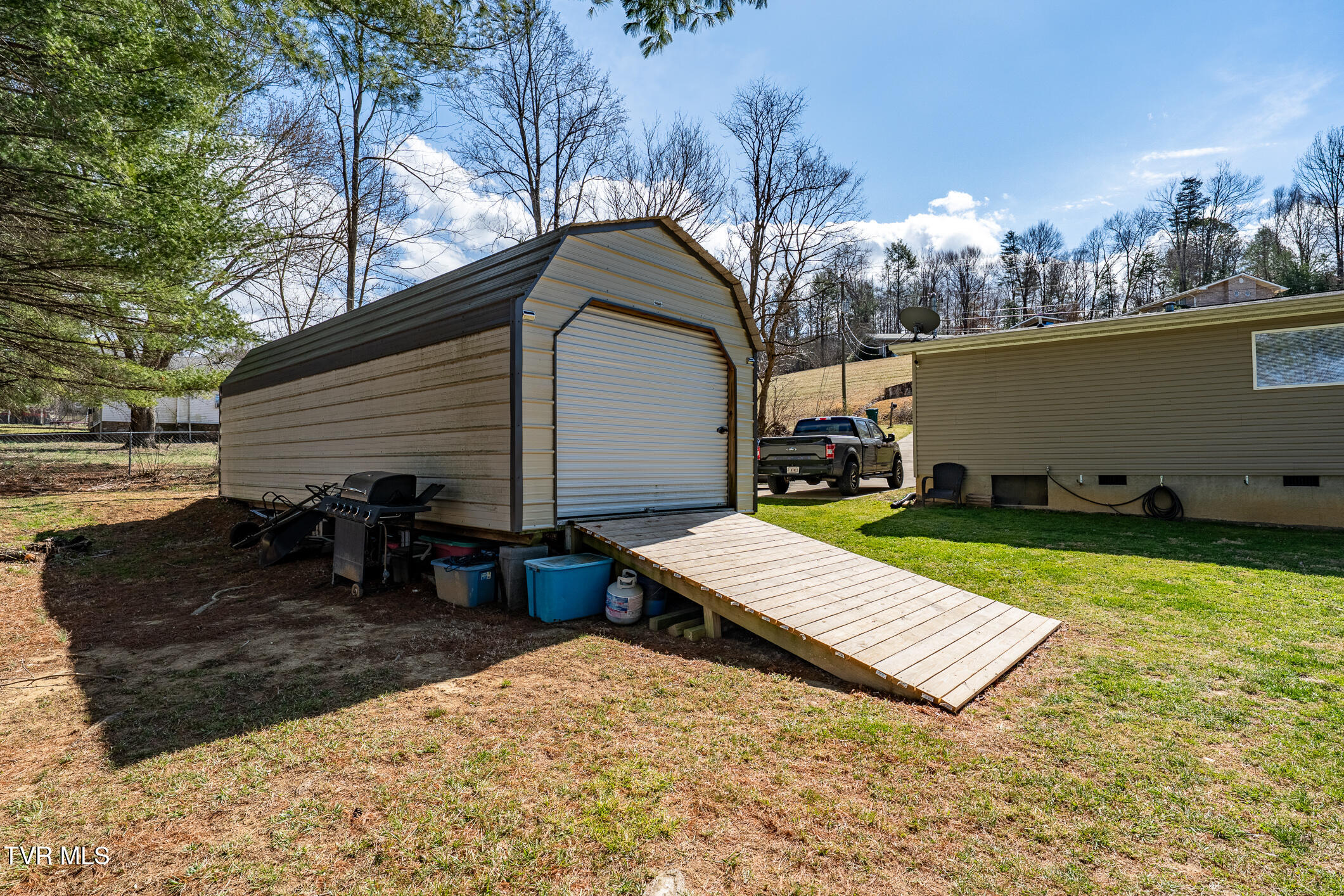 819 Mohawk Drive, Erwin, Tennessee image 17