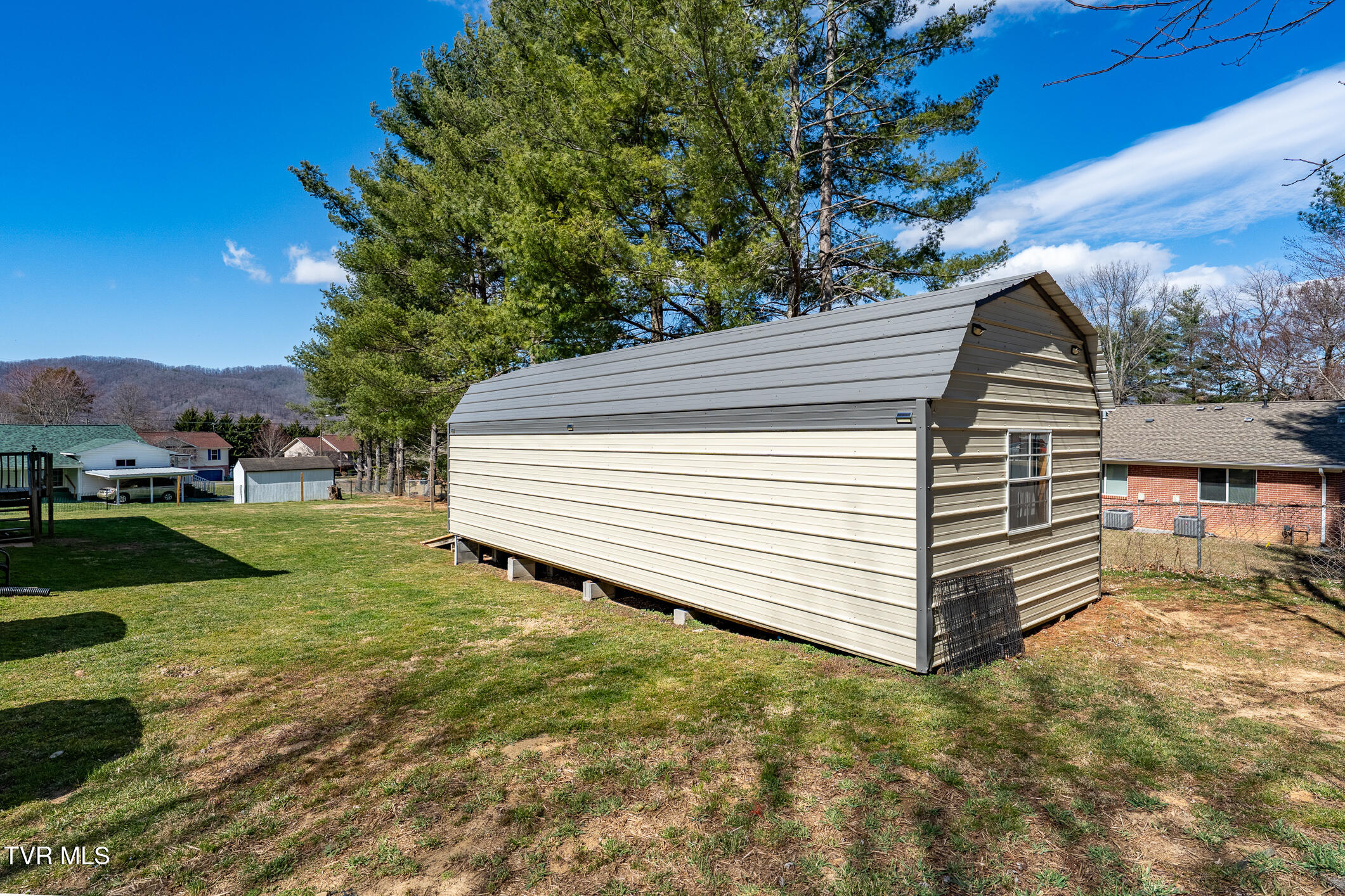 819 Mohawk Drive, Erwin, Tennessee image 11