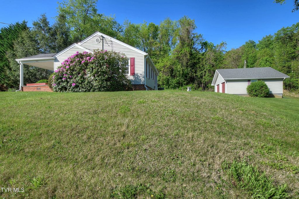 Photo of 433 Division Street, Elizabethton, TN 37643 (MLS # 9994222)