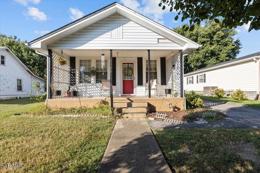 Photo of 1117 Myrtle Street, Kingsport, TN 37660 (MLS # 10000743)