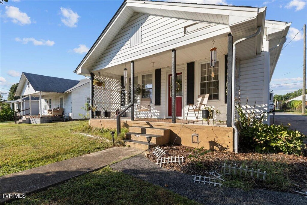 Photo of 1117 Myrtle Street, Kingsport, TN 37660 (MLS # 10000743)