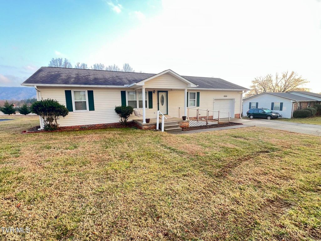 Photo of 207 Crest Drive, Mount Carmel, TN 37645 (MLS # 9991452)