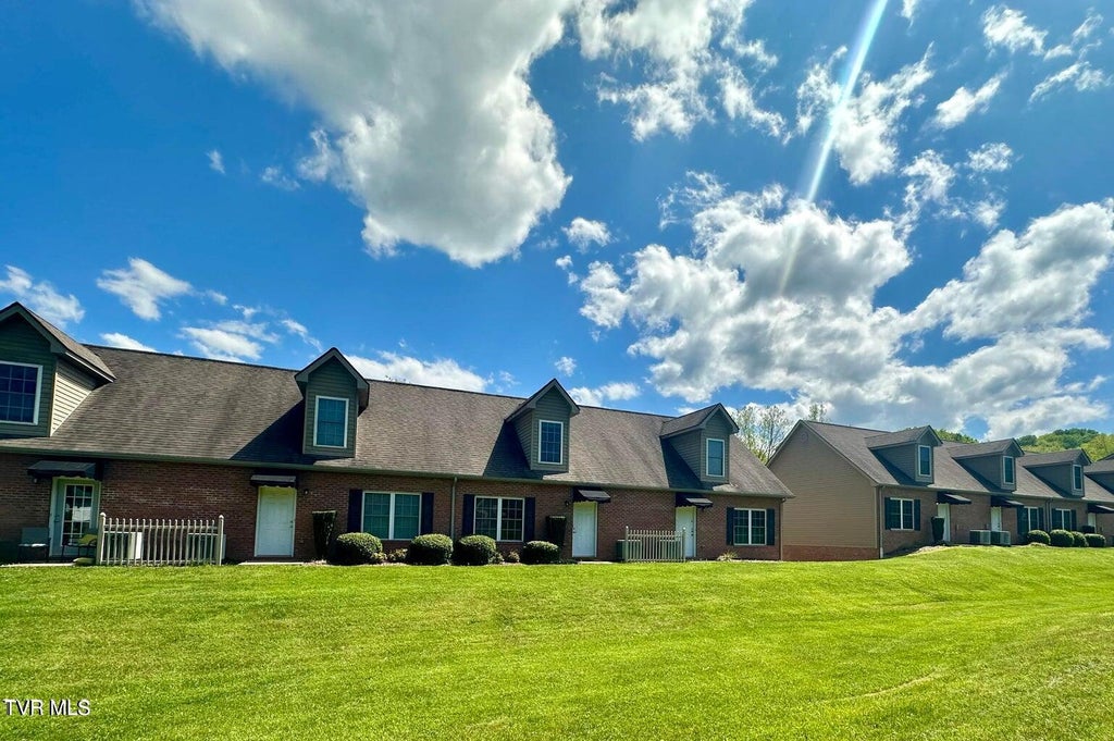 Photo of 2108 Pleasant View Drive #203, Johnson City, TN 37604 (MLS # 10000270)