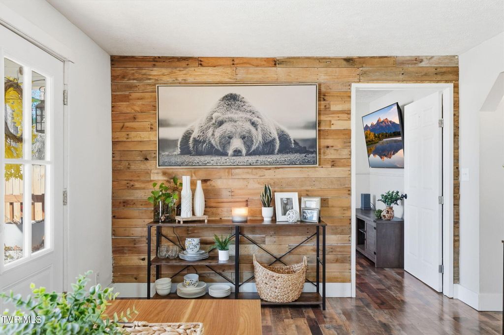 Photo of 502 Duke Street, Johnson City, TN 37601 (MLS # 9990972)