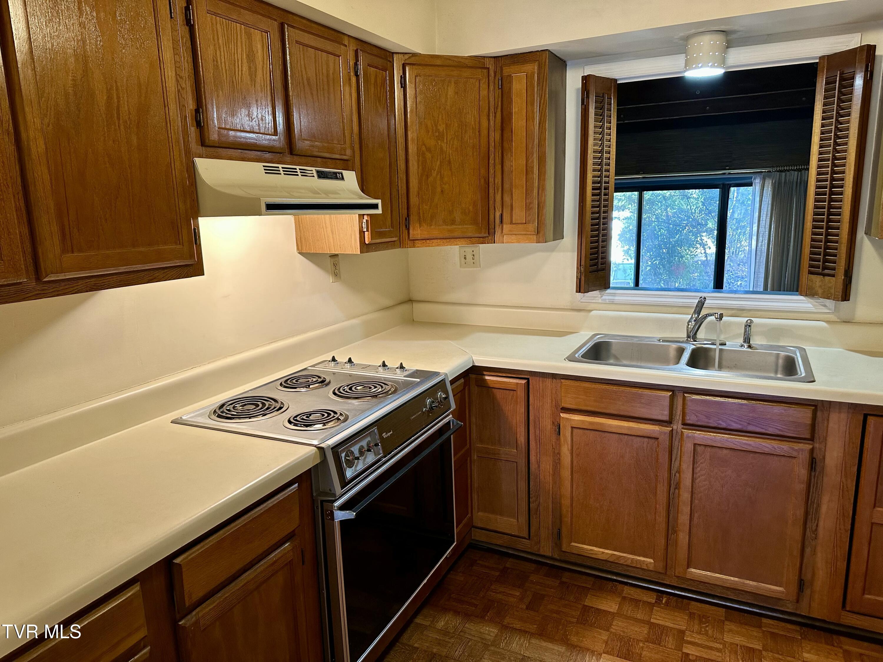 2420 Volunteer Parkway Pkwy #A1, Bristol, Tennessee image 9