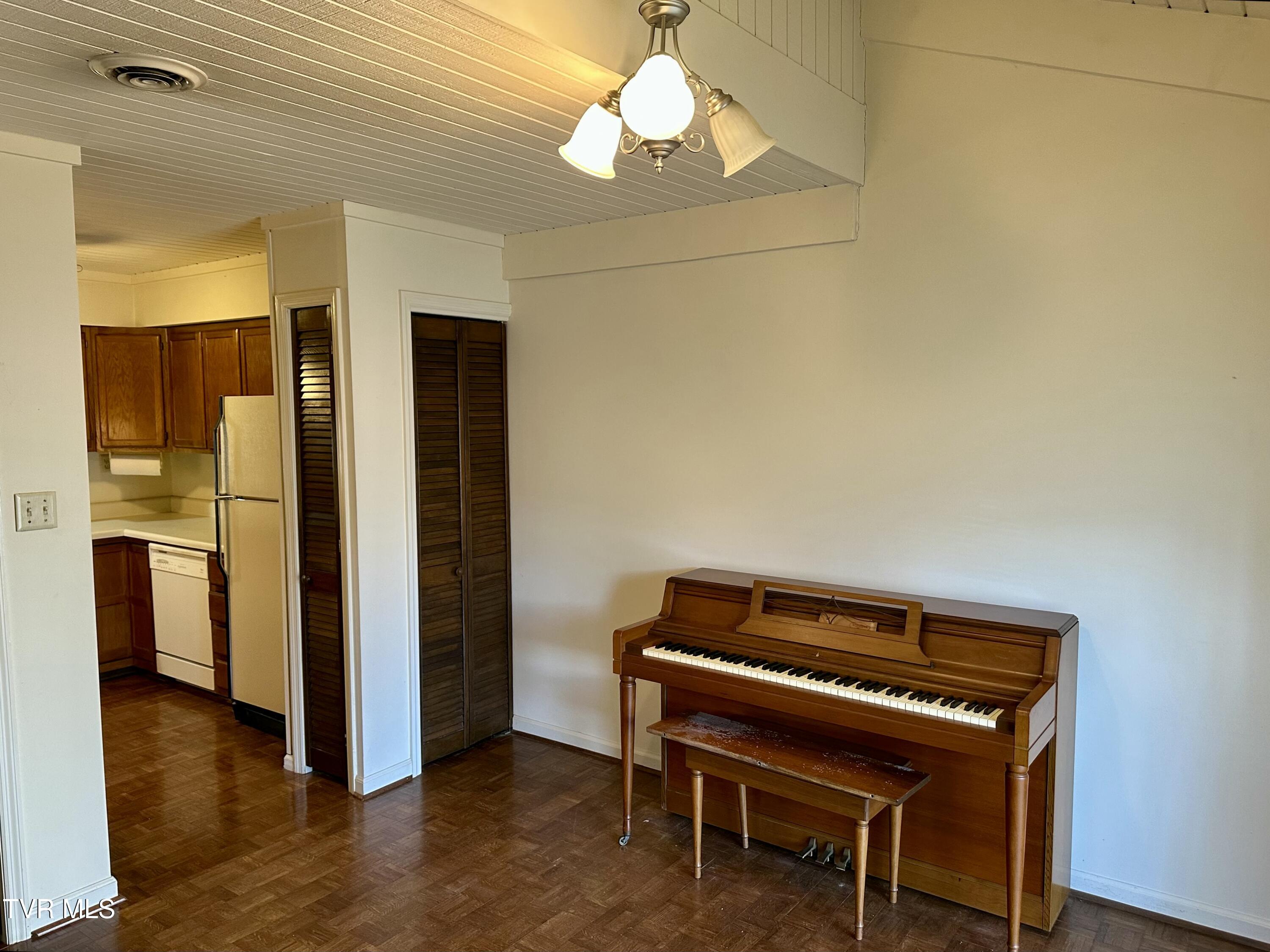 2420 Volunteer Parkway Pkwy #A1, Bristol, Tennessee image 6