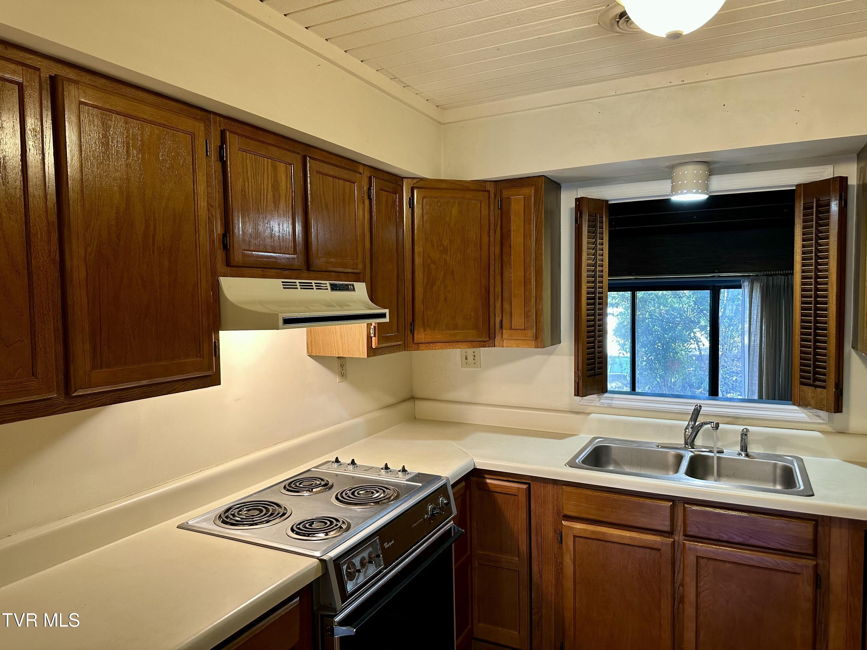 2420 Volunteer Parkway Pkwy #A1, Bristol, Tennessee image 8