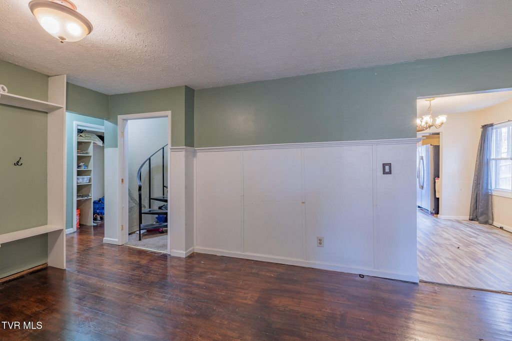 Photo of 1748 Idle Hour Road, Kingsport, TN 37660 (MLS # 9988229)