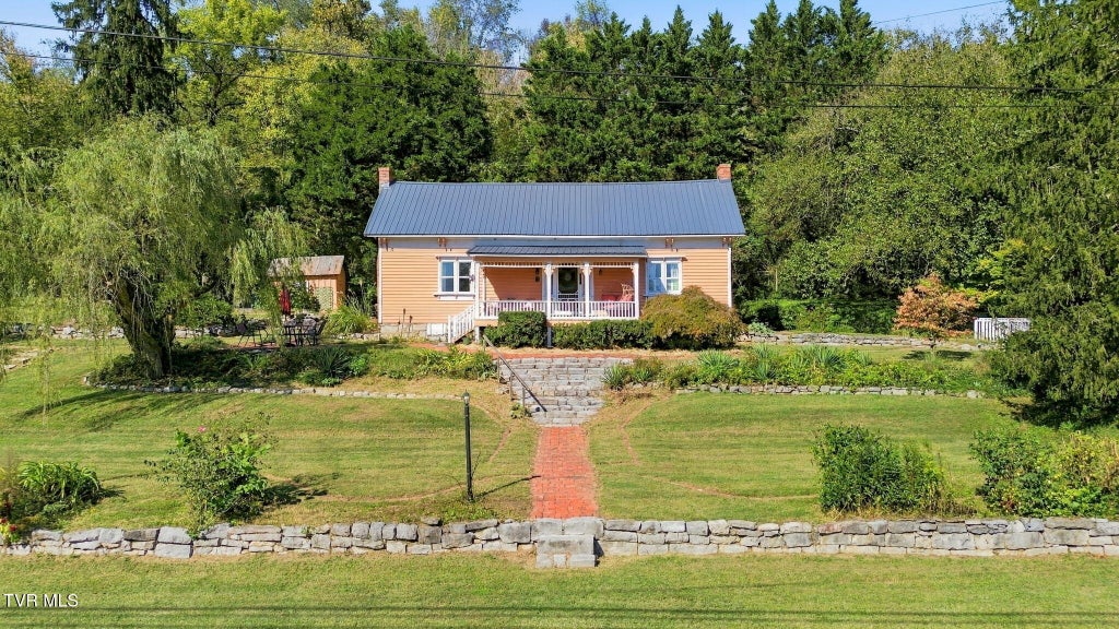 Photo of 2305 Netherland Inn Road, Kingsport, TN 37660 (MLS # 10002272)