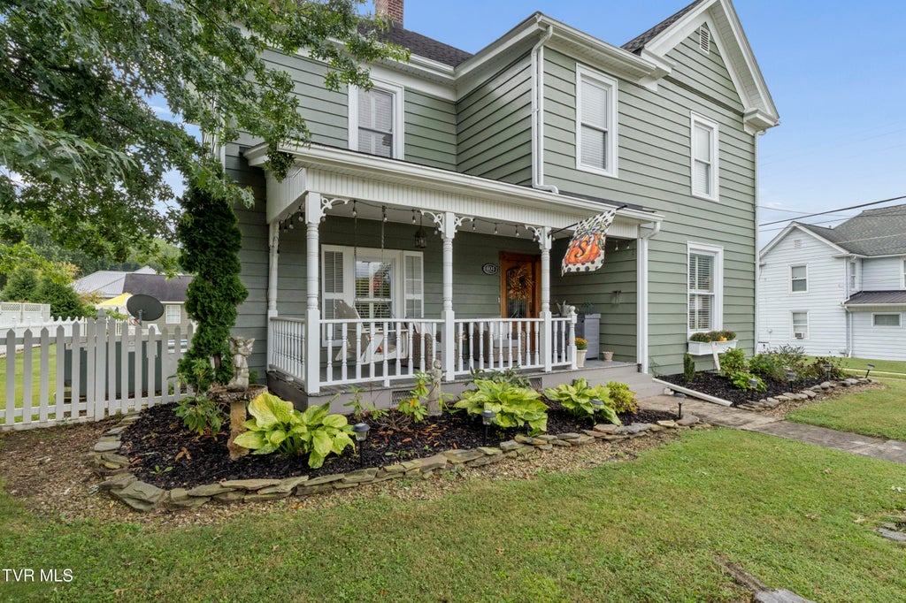 Photo of 404 Love Street, Erwin, TN 37650 (MLS # 10000898)