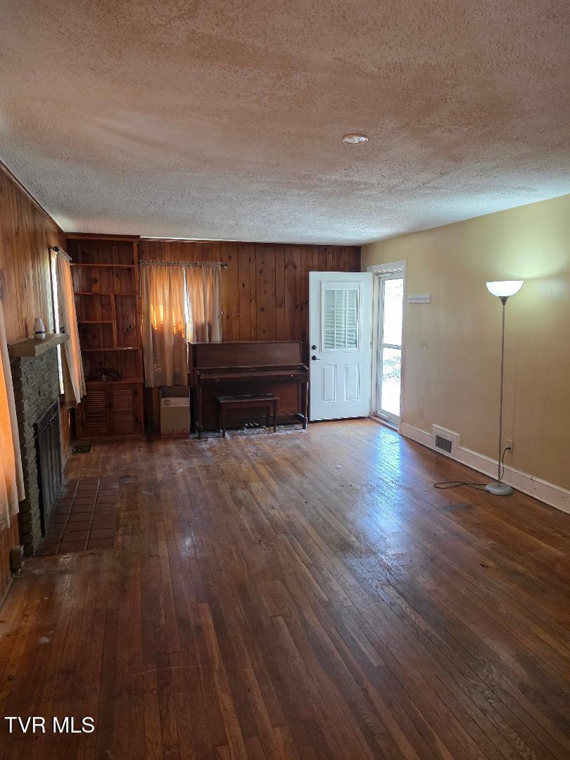 1358 Farragut Avenue