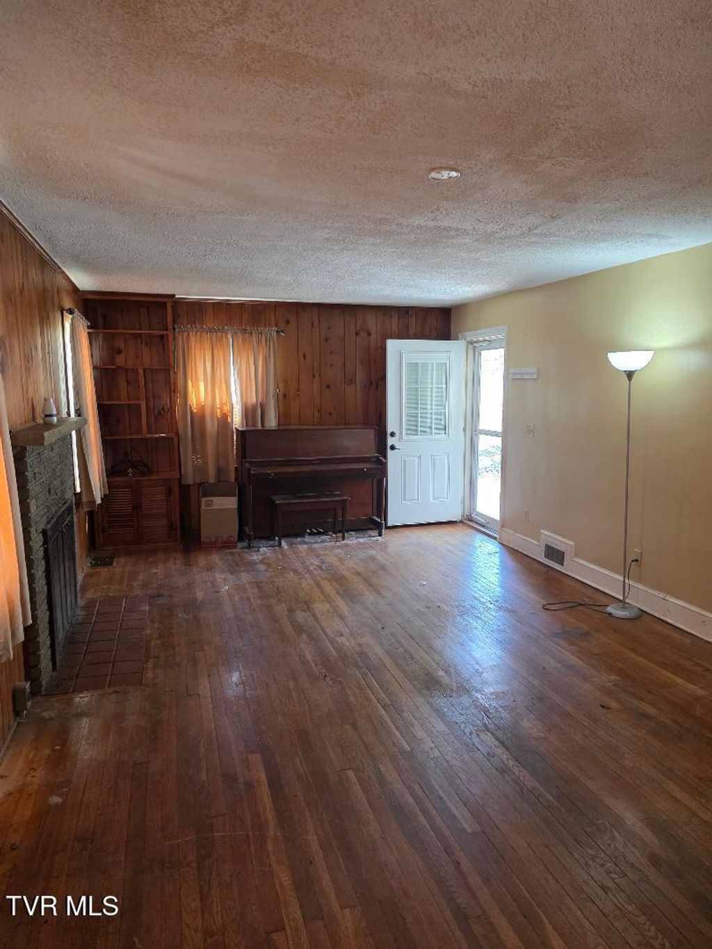 Photo of 1358 Farragut Avenue, Kingsport, TN 37664 (MLS # 9992466)