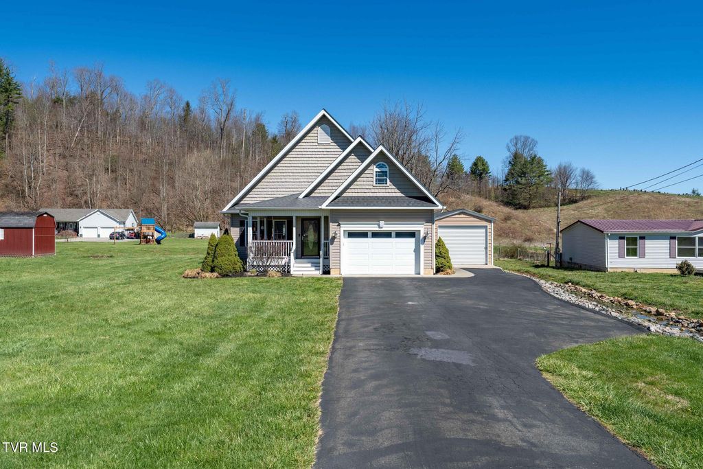 Photo of 2144 Highway 421 N, Mountain City, TN 37683 (MLS # 9993103)