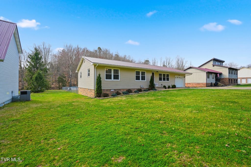 Photo of 413 Fraley Avenue, Duffield, VA 24244 (MLS # 9992069)