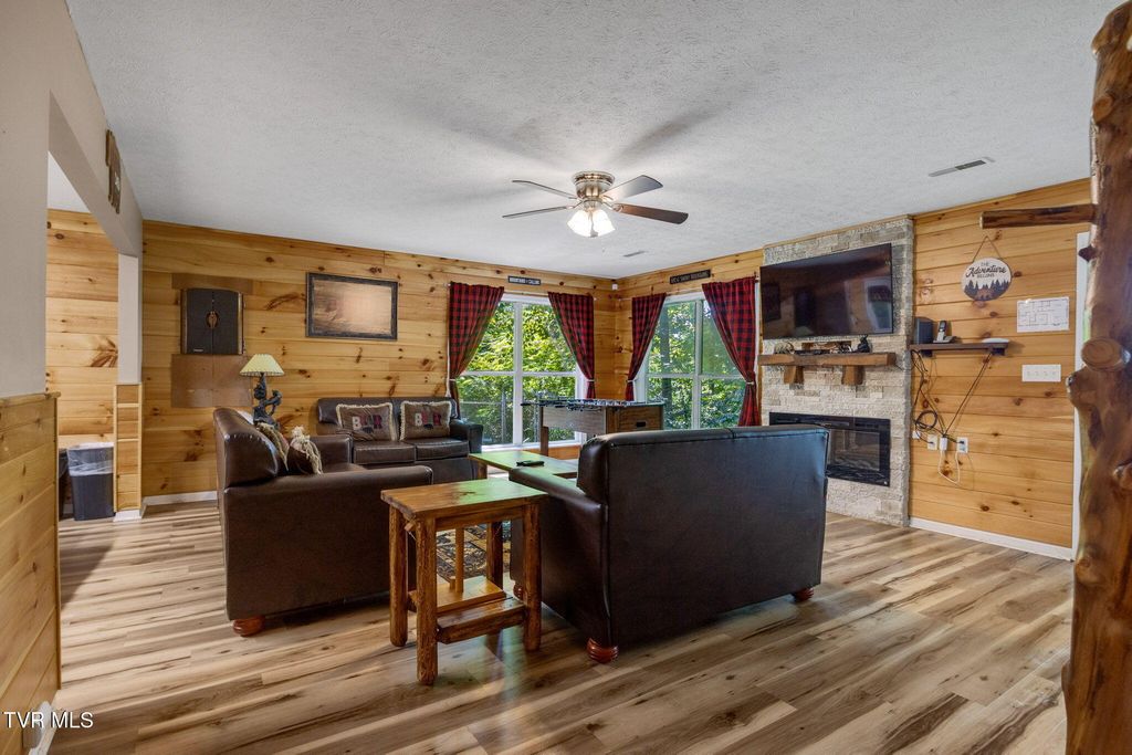 Photo of 1430 Am King Way, Sevierville, TN 37876 (MLS # 9983465)