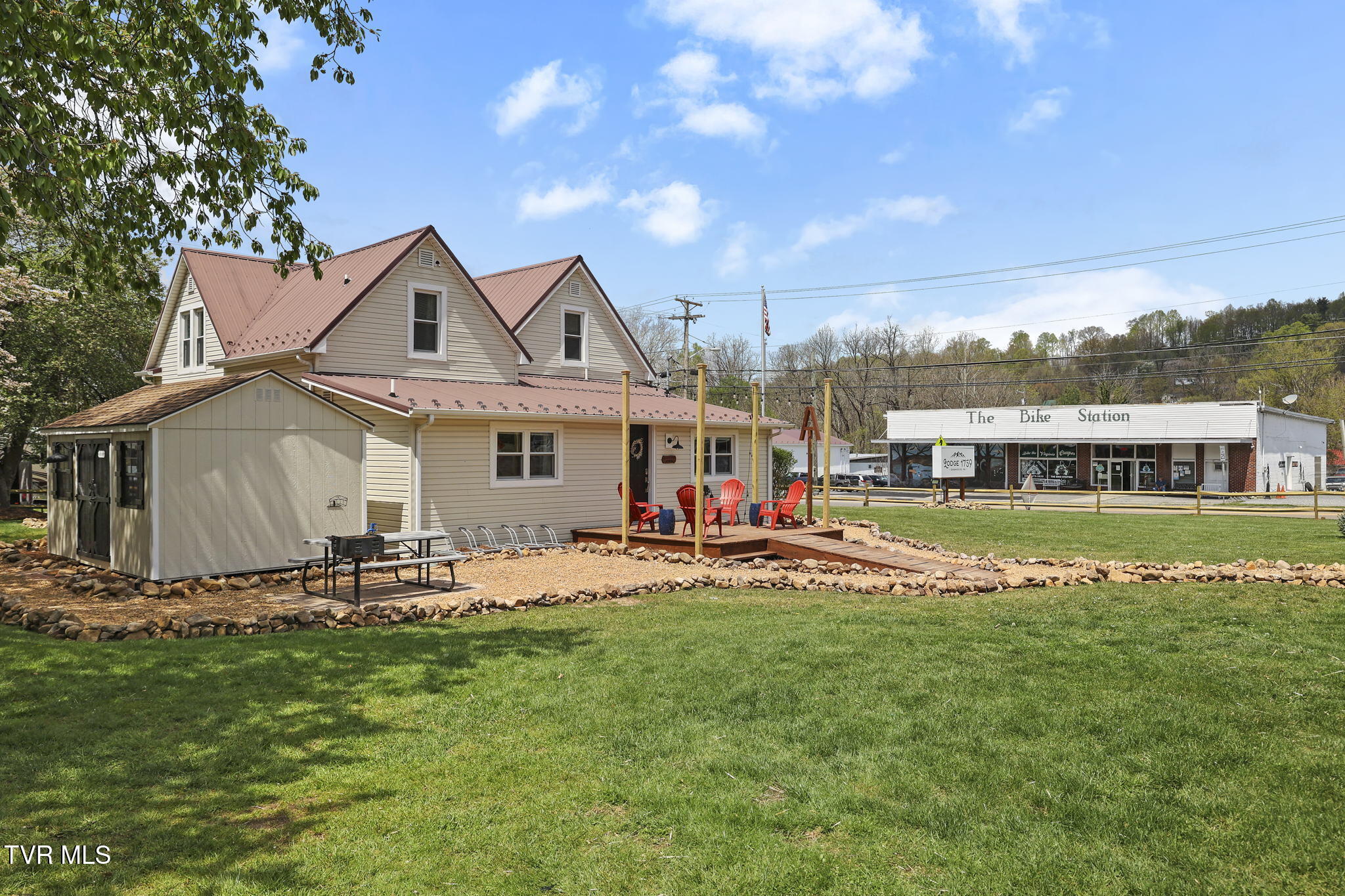 100 Railroad Avenue, Damascus, Virginia image 18