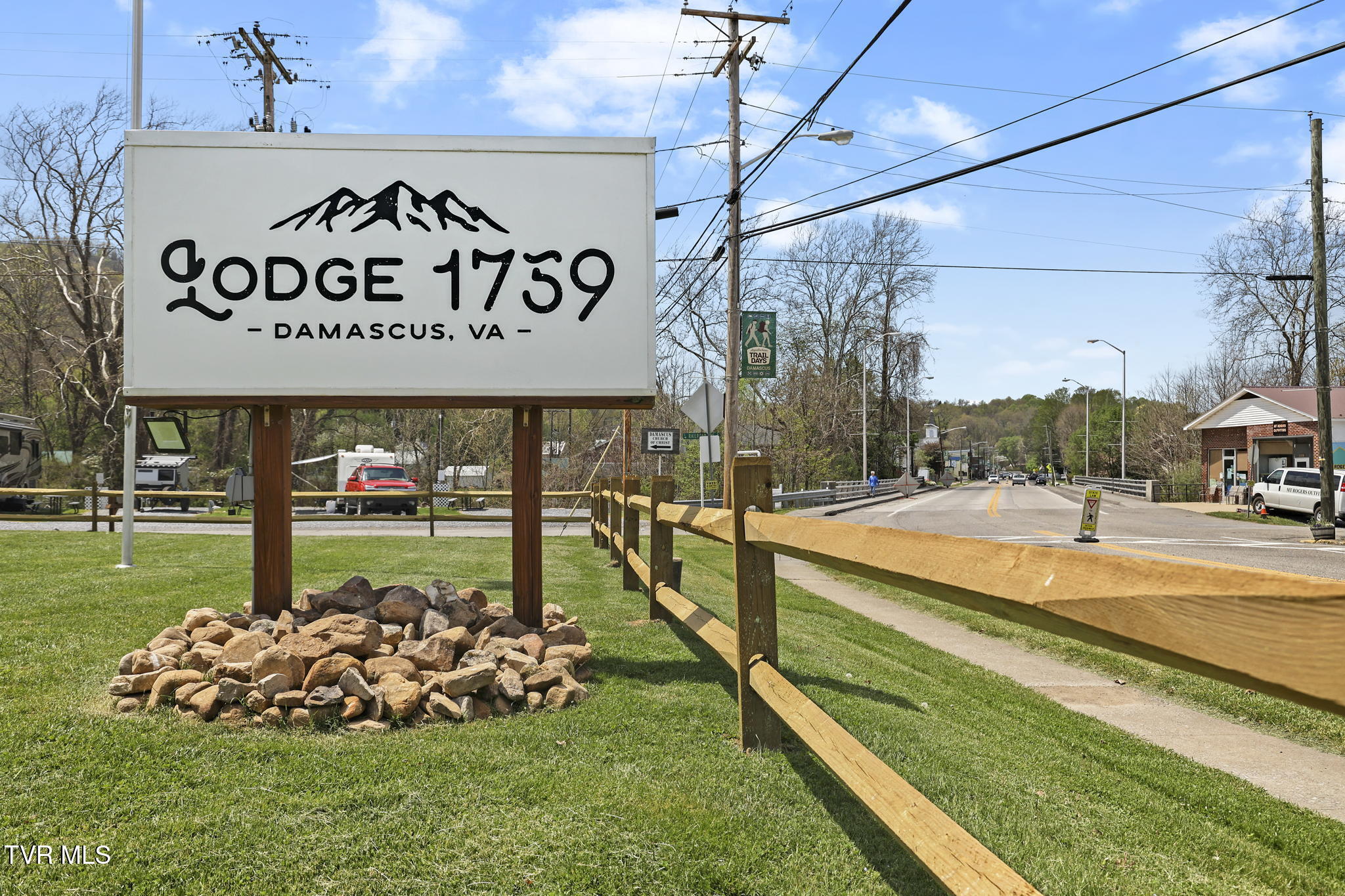 100 Railroad Avenue, Damascus, Virginia image 3