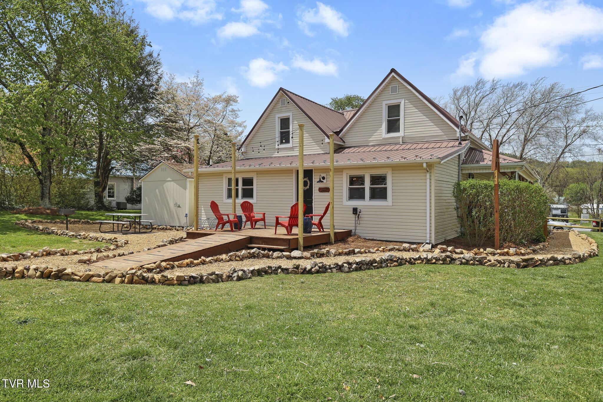 100 Railroad Avenue, Damascus, Virginia image 16