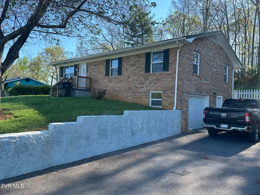 Photo of 1698 Elgin Drive, Morristown, TN 37814 (MLS # 9993514)