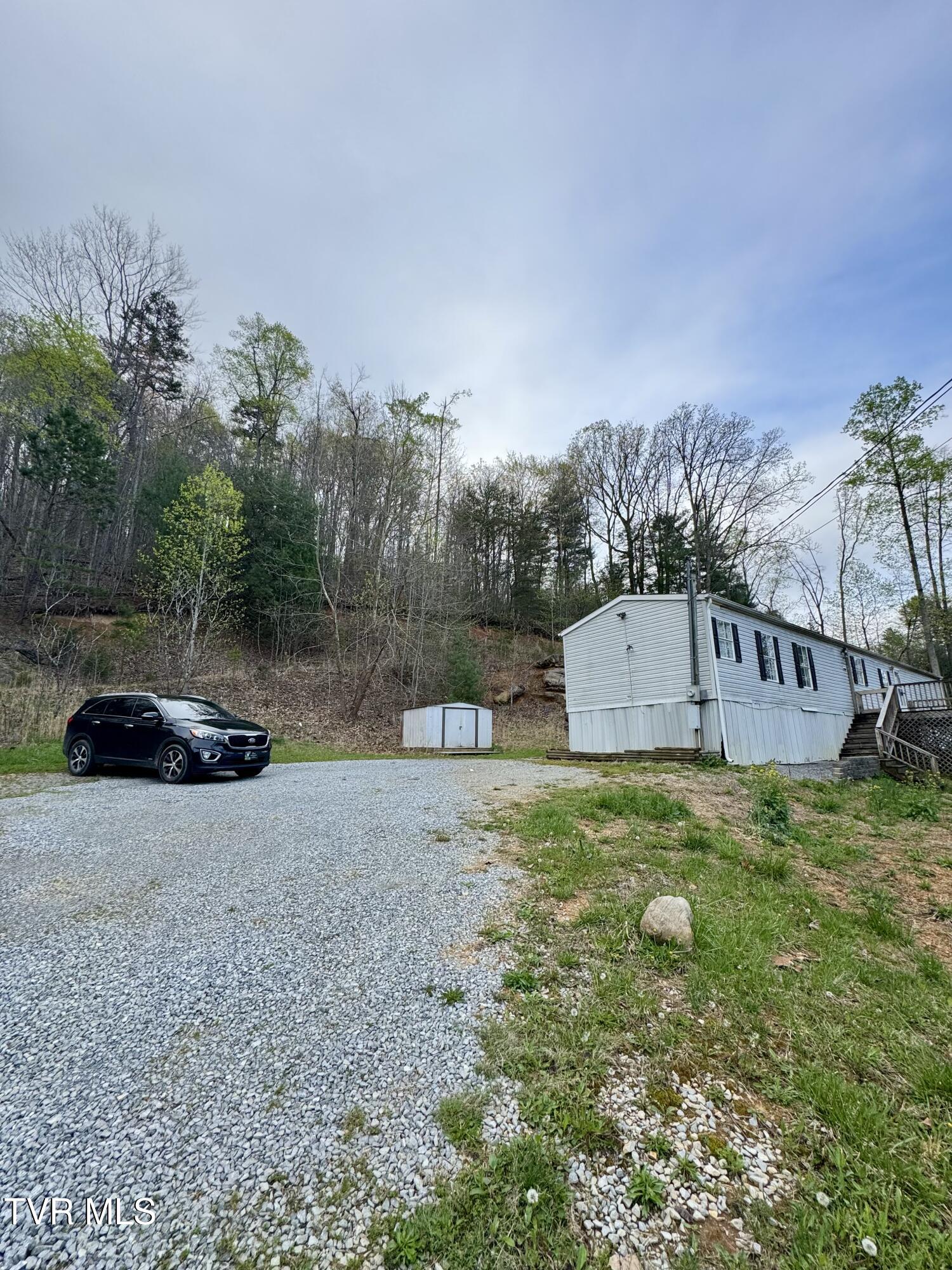 308 Chambers Drive, Elizabethton, Tennessee image 2