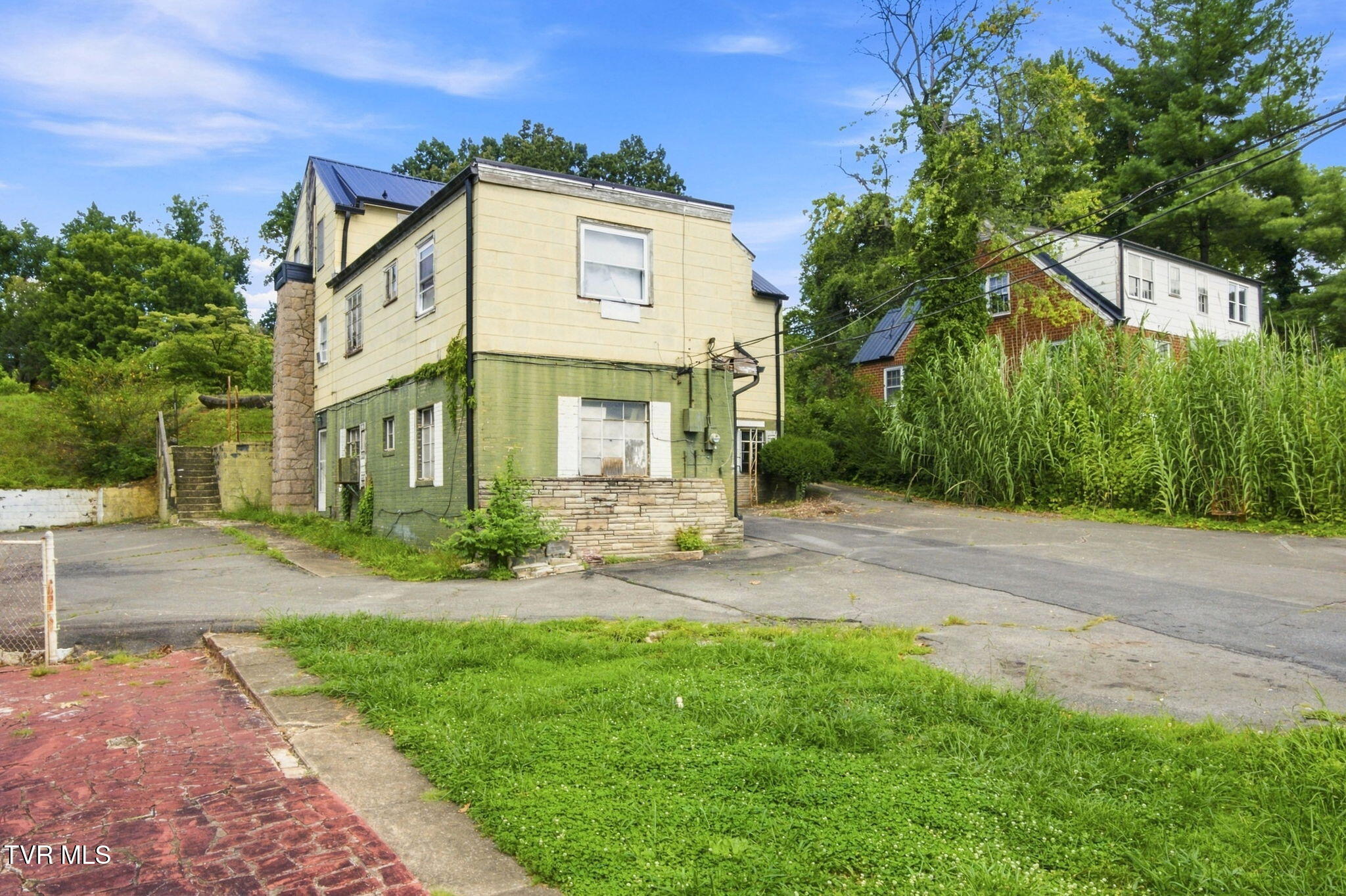 1778 Fort Henry Drive