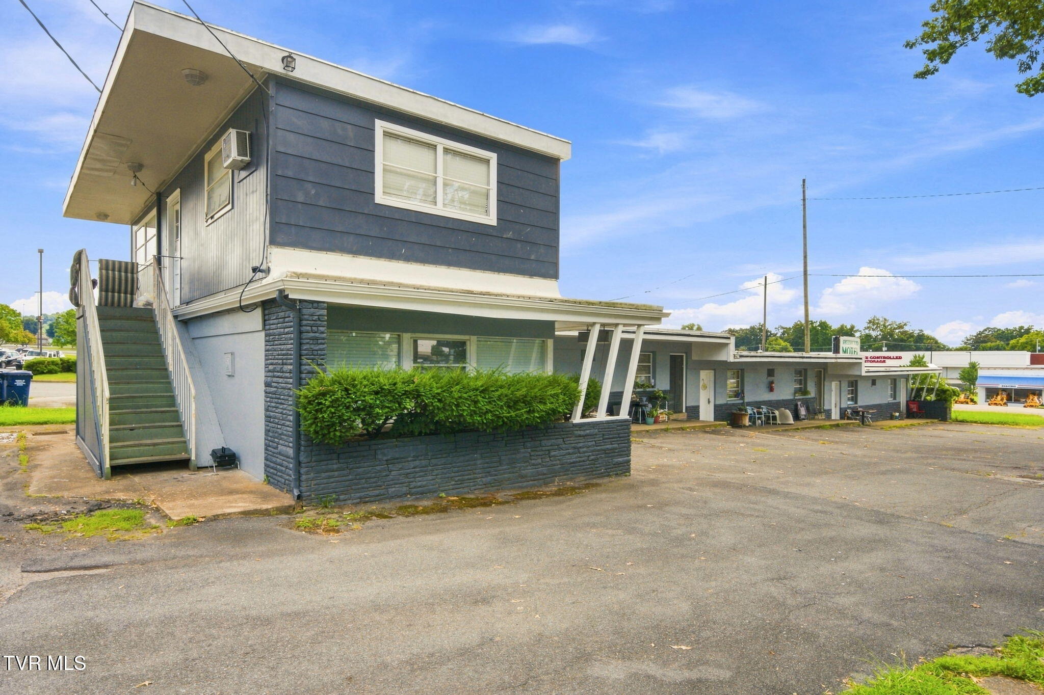 1778 Fort Henry Drive