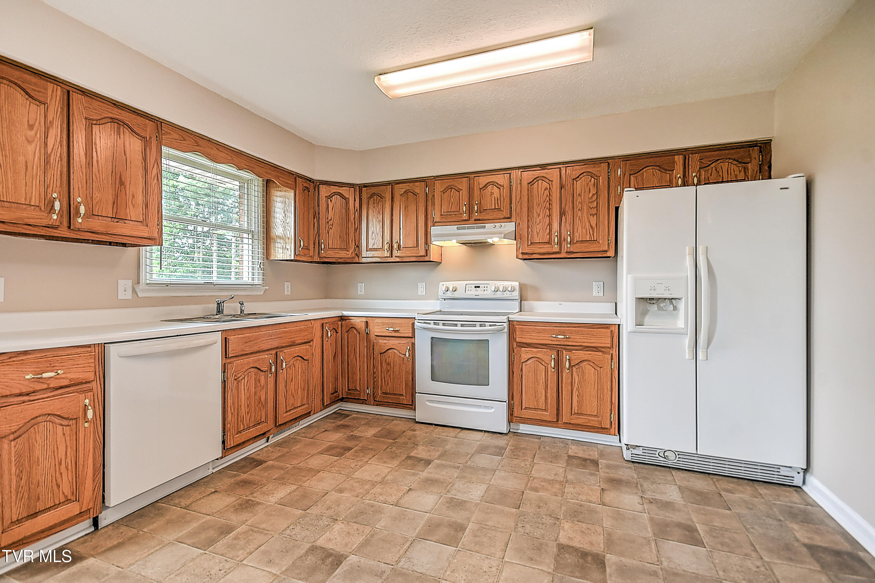 5524  A Carters Valley Road, Mount Carmel, Tennessee image 11
