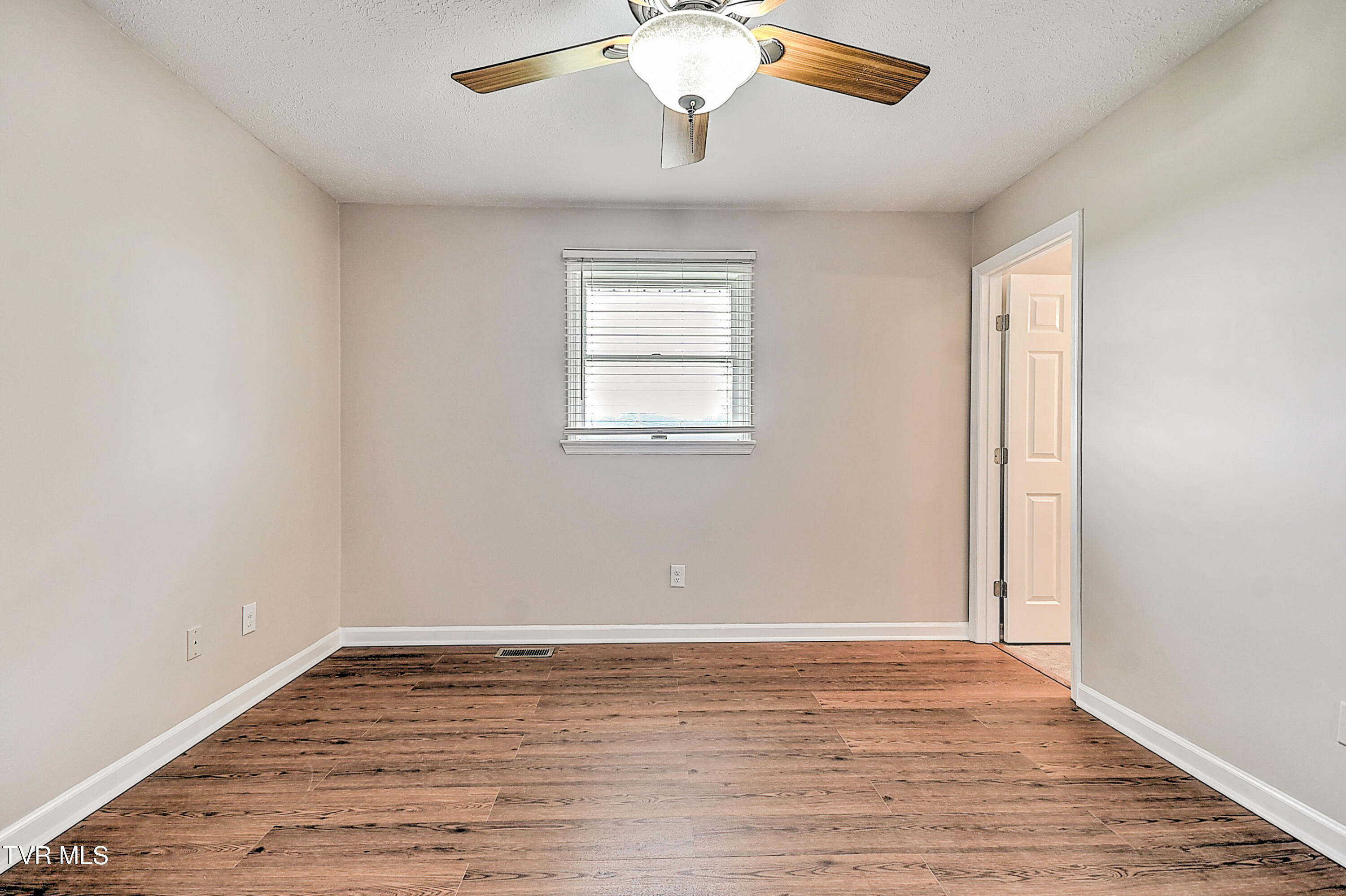 5524  A Carters Valley Road, Mount Carmel, Tennessee image 24