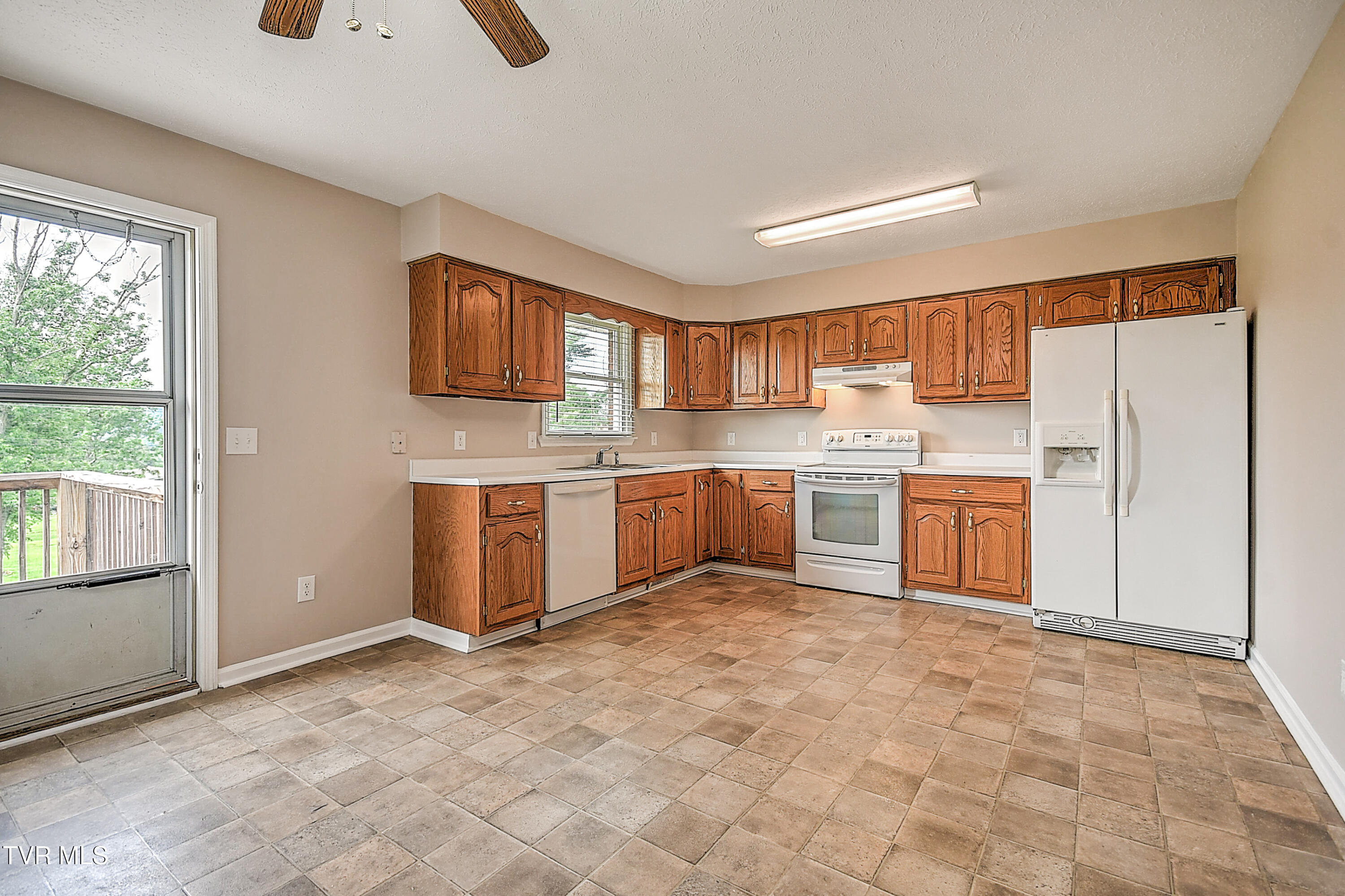 5524  A Carters Valley Road, Mount Carmel, Tennessee image 10