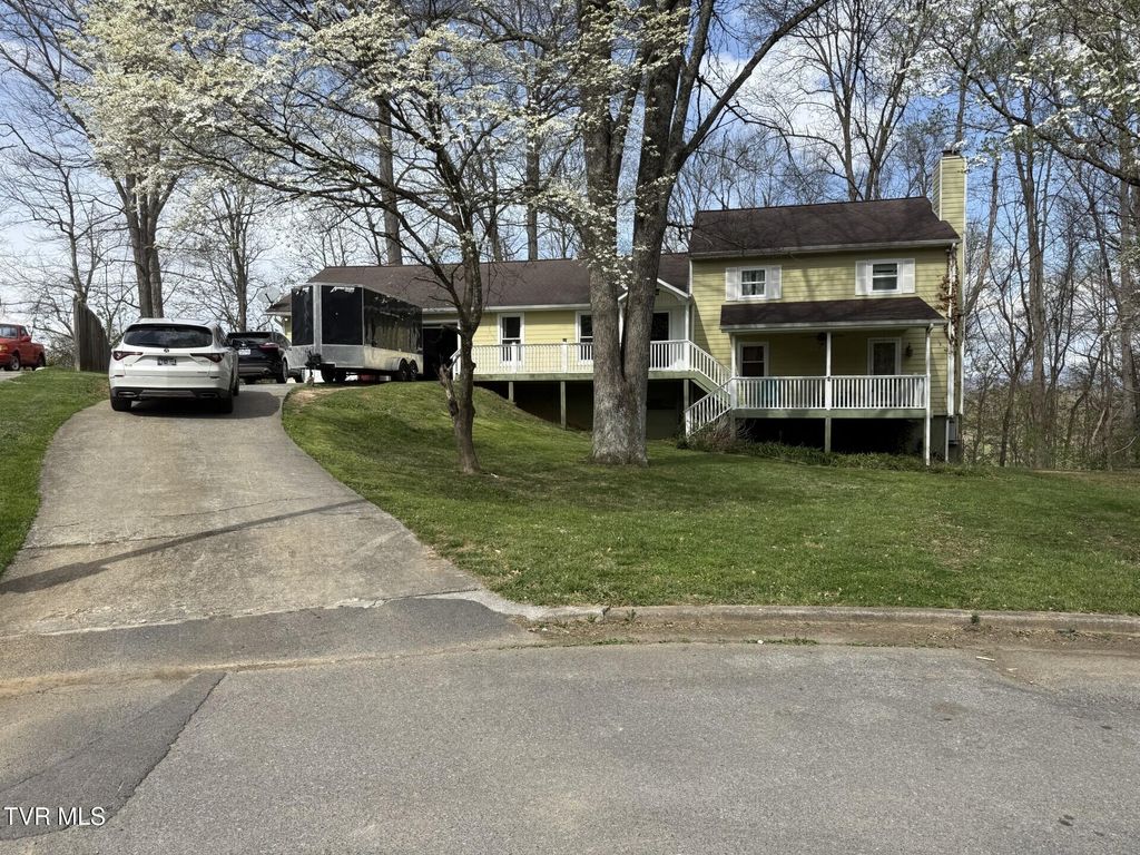 Photo of 5 Overlook Court, Johnson City, TN 37604 (MLS # 9993444)