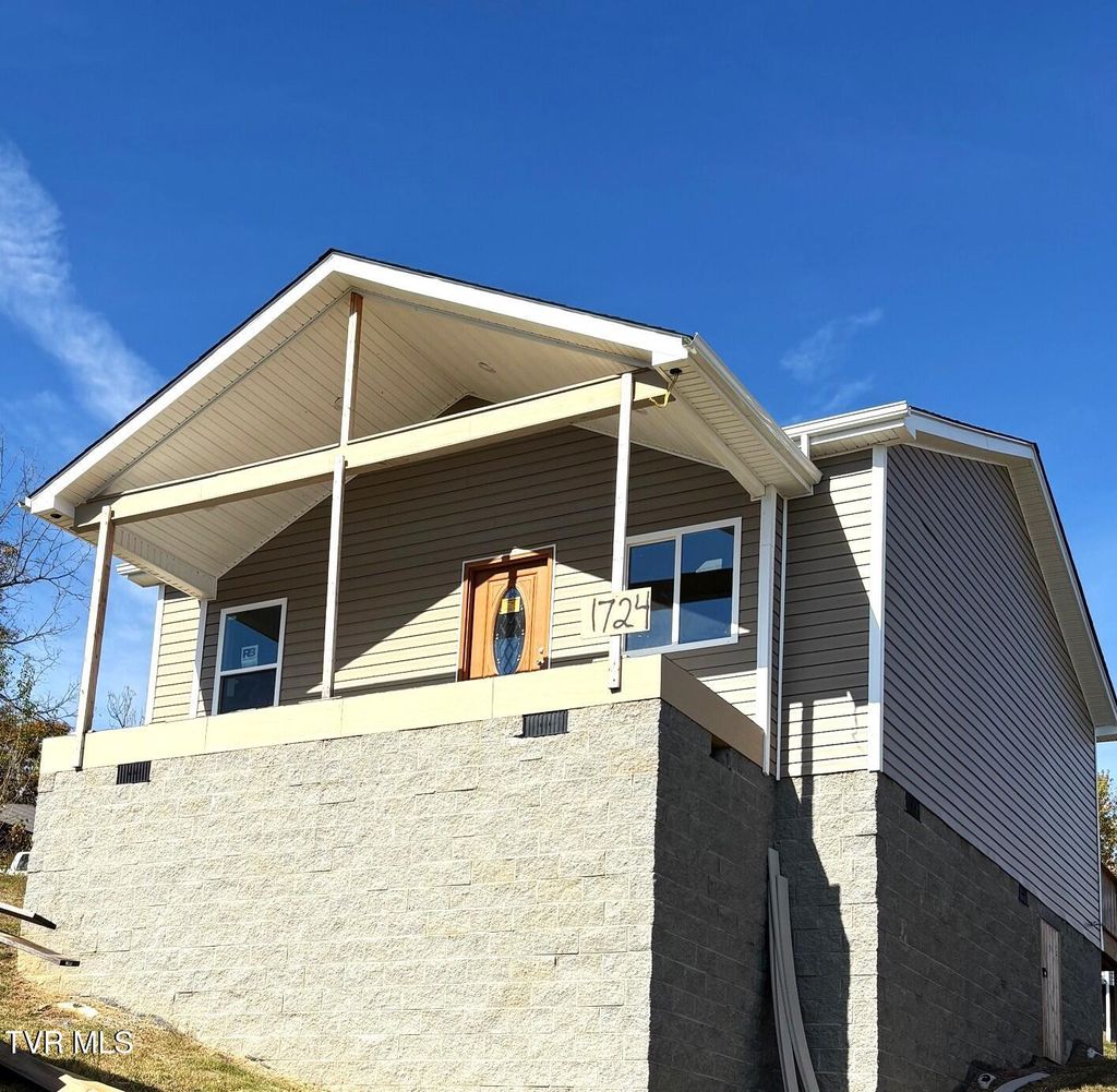 Photo of 1724 Pendleton Street, Kingsport, TN 37660 (MLS # 9988006)