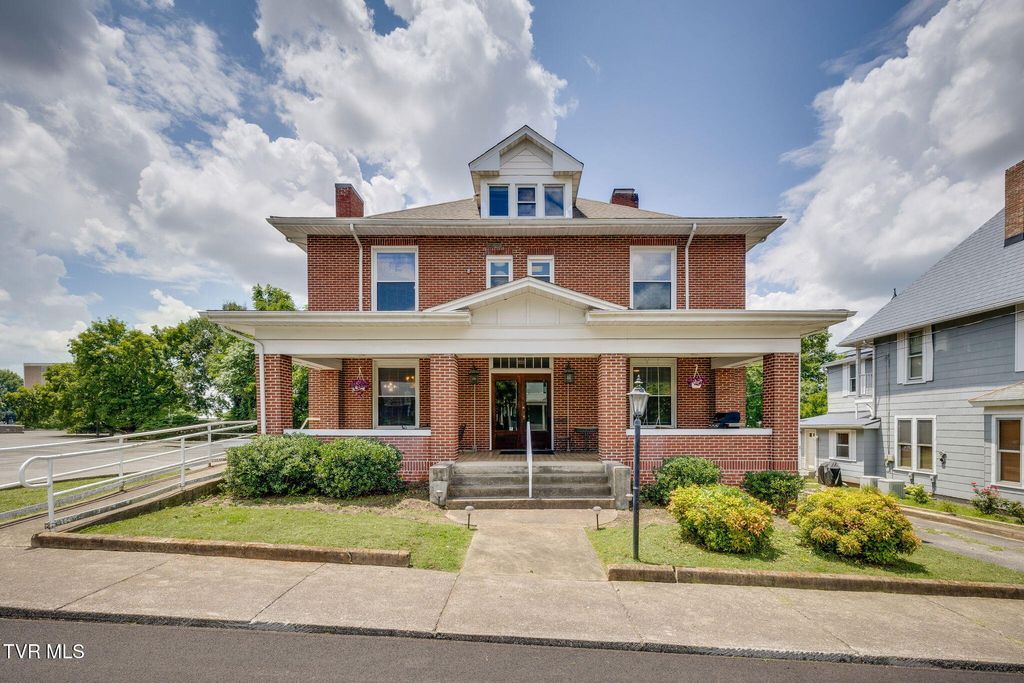 Photo of 522 Alabama Street, Bristol, TN 37620 (MLS # 9983079)