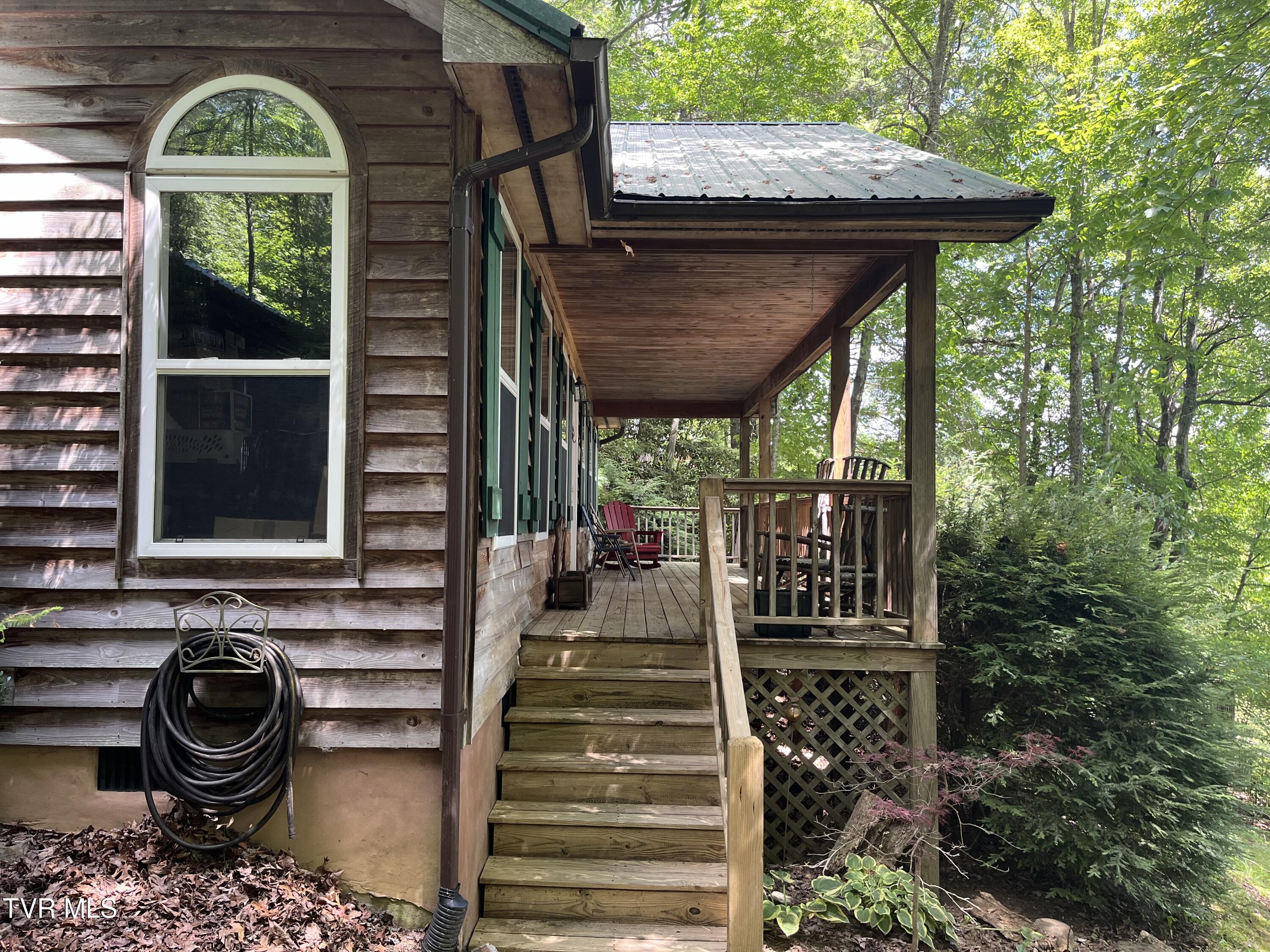 128 Overlook Lane, Mountain City, Tennessee image 4