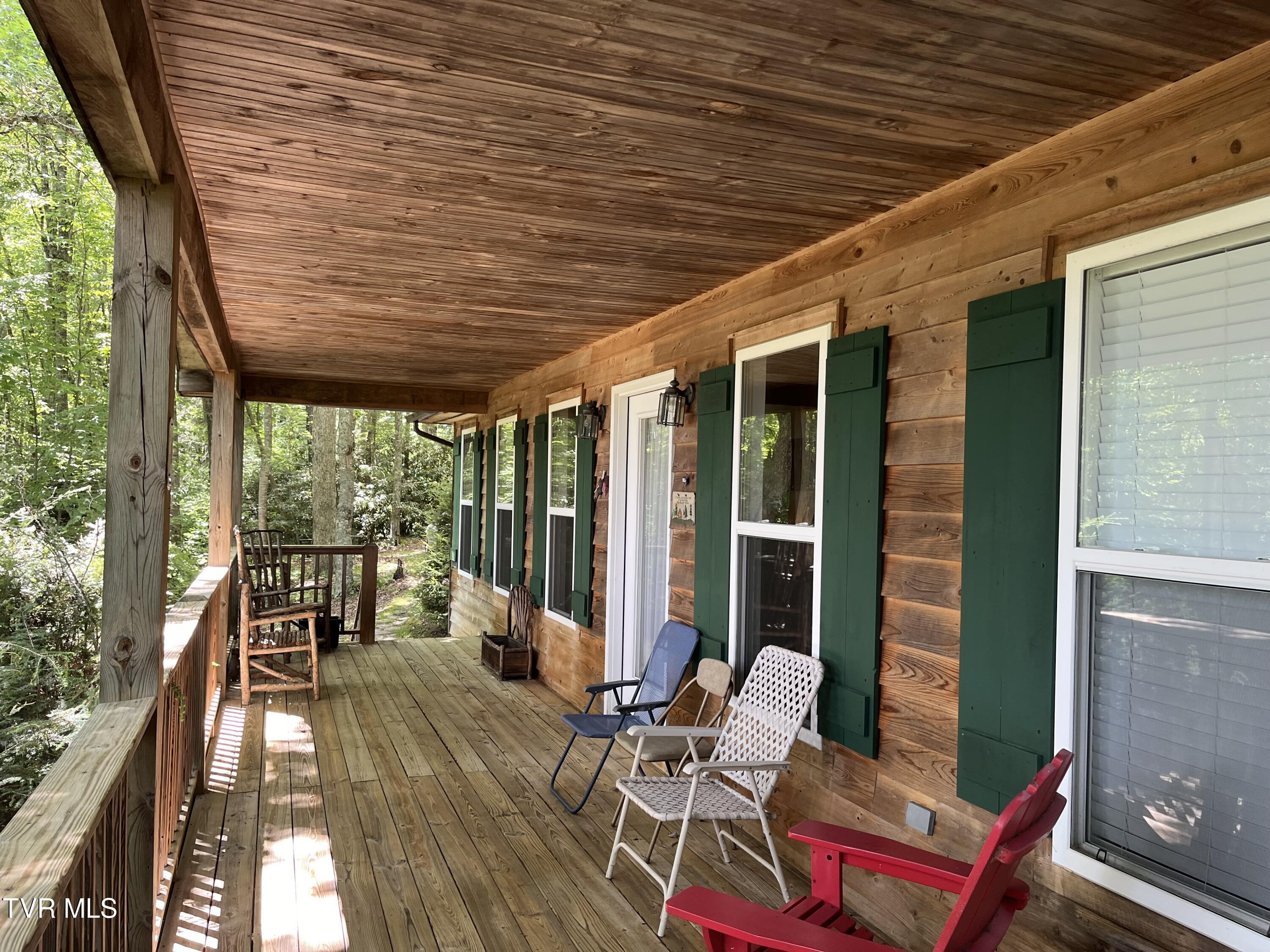 128 Overlook Lane, Mountain City, Tennessee image 5