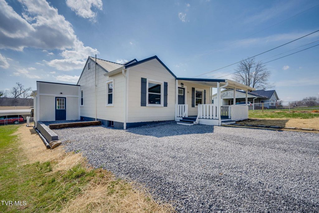 Photo of 1223 Wayne Street, Kingsport, TN 37660 (MLS # 9991993)