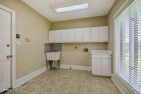 Tiny photo for 208 Park Ridge Court, Kingsport, TN 37664 (MLS # 9984509)