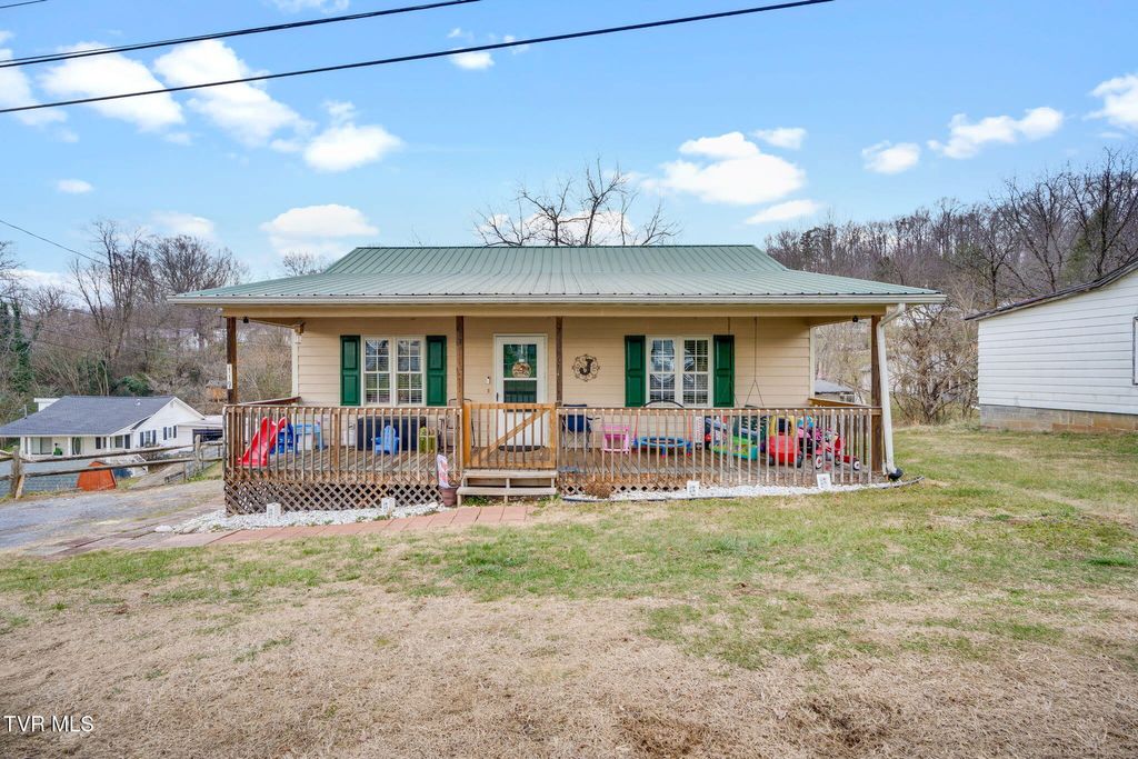 Photo of 119 Henard Town Road, Rogersville, TN 37857 (MLS # 9989544)