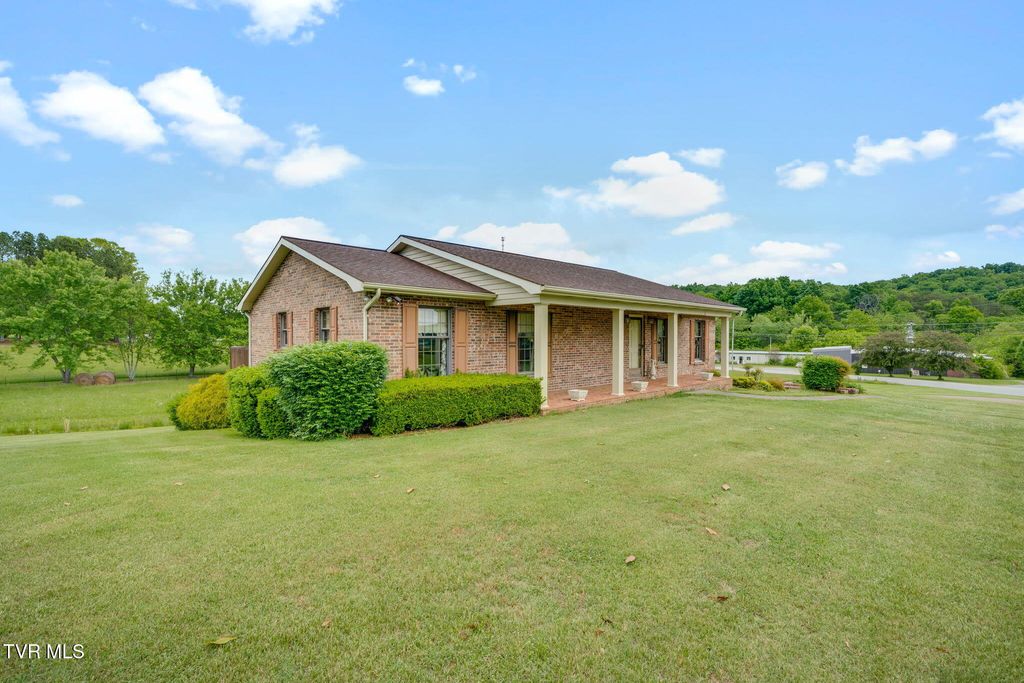 Photo of 453 Twin Barns Road, Greeneville, TN 37743 (MLS # 9994697)